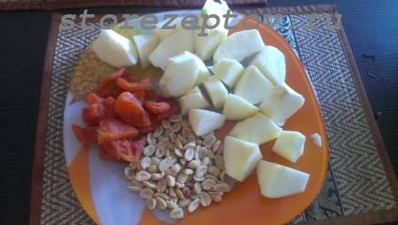 Яблоки, курага, арахис для фарширования утки