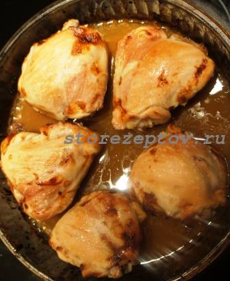 Почти готовые запеченные куриные бедра